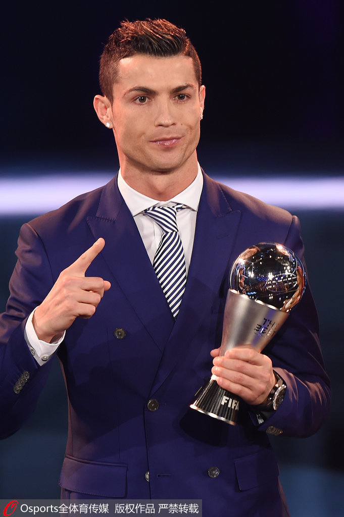 意甲保级大战：帕尔马客场击败比萨，恩佐拉红牌离场（保级焦点战：帕尔马客胜比萨，恩佐拉染红被逐）