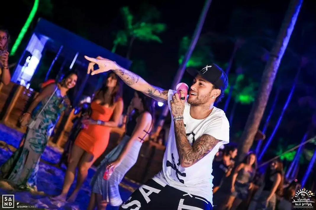 国脚连续两场关键助攻