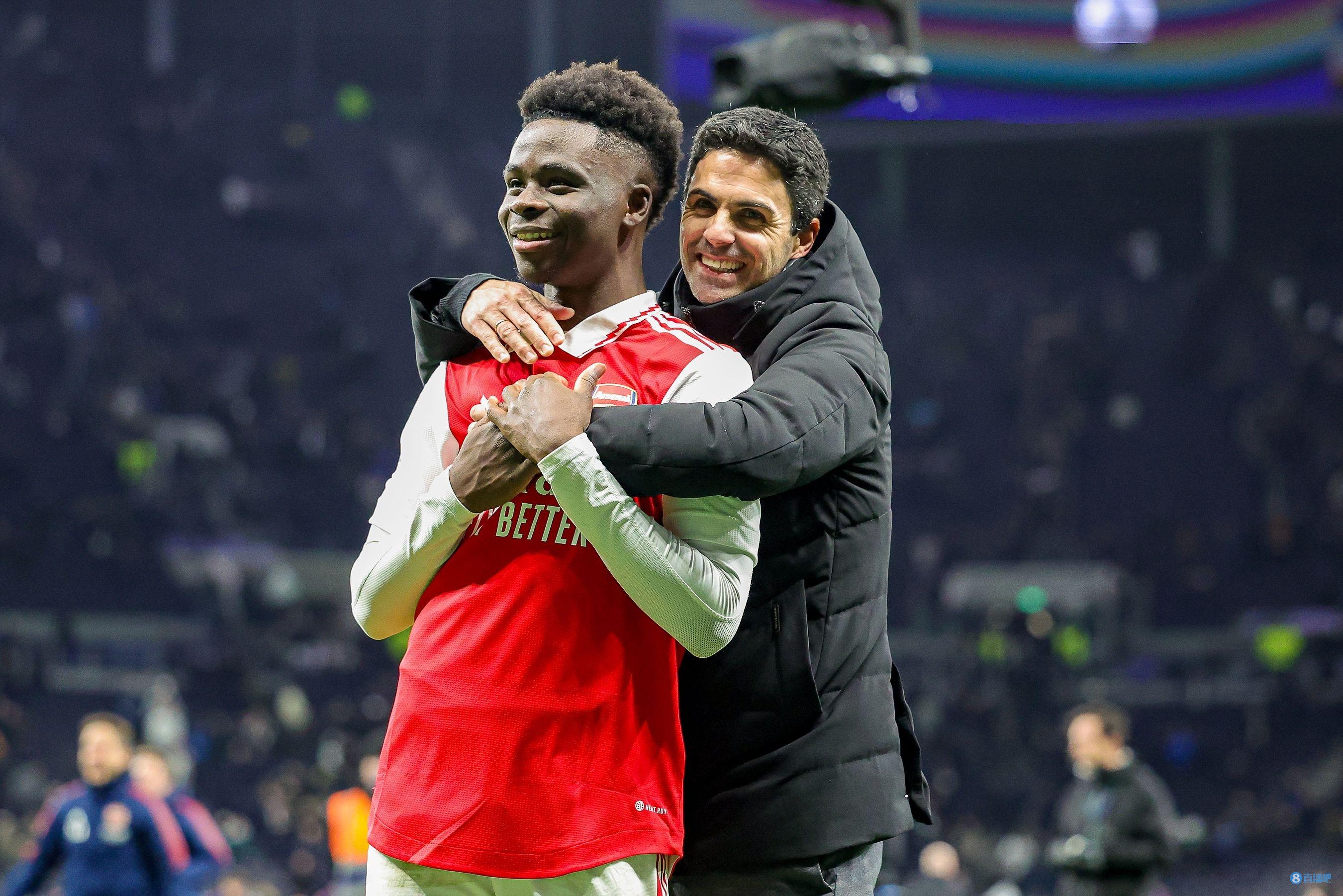 英超半场：瓦塔拉造点被吹，凯莱赫救险，小蜜蜂0-0利兹联（英超半场战况：瓦塔拉点球被取消，凯莱赫神扑救险，小蜜蜂与利兹互交白卷）