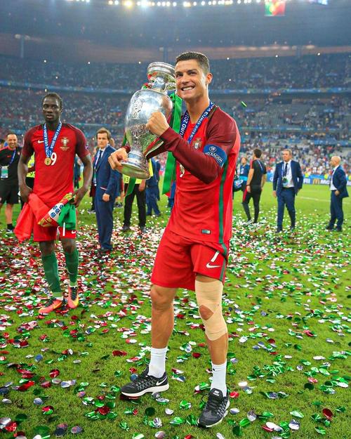 李鸿其获奖感谢妻子王紫璇，两人现场落泪