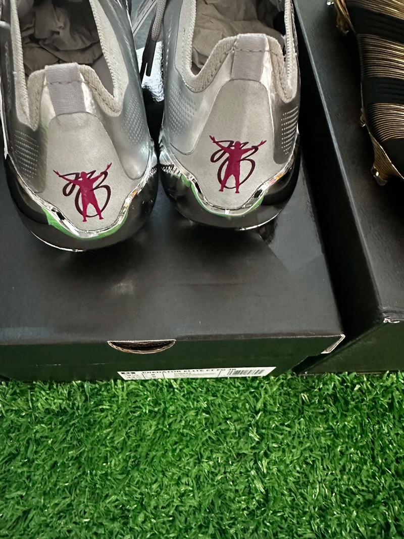 英超第14轮，利物浦、切尔西爆冷，阿森纳巩固领先，曼城或与阿森纳争夺冠军。（英超第14轮：利物浦、切尔西意外失分，阿森纳稳固领跑，曼城或将与枪手争冠）