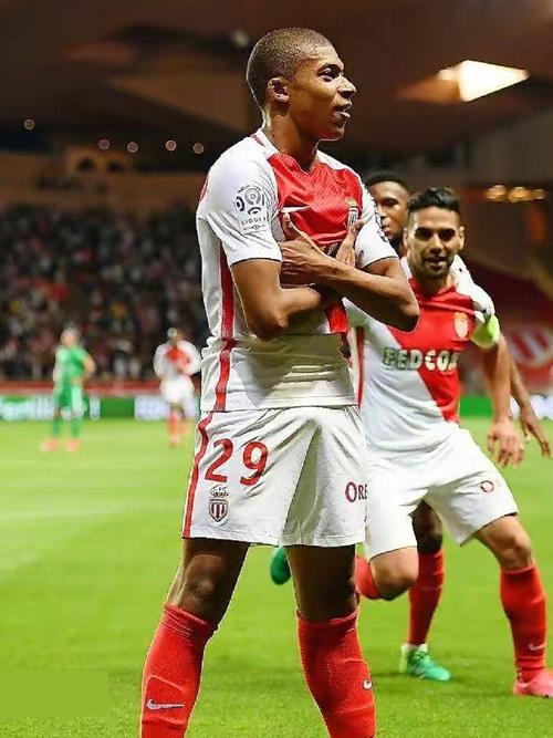 NBA：湖人险胜火箭 詹姆斯砍下38分