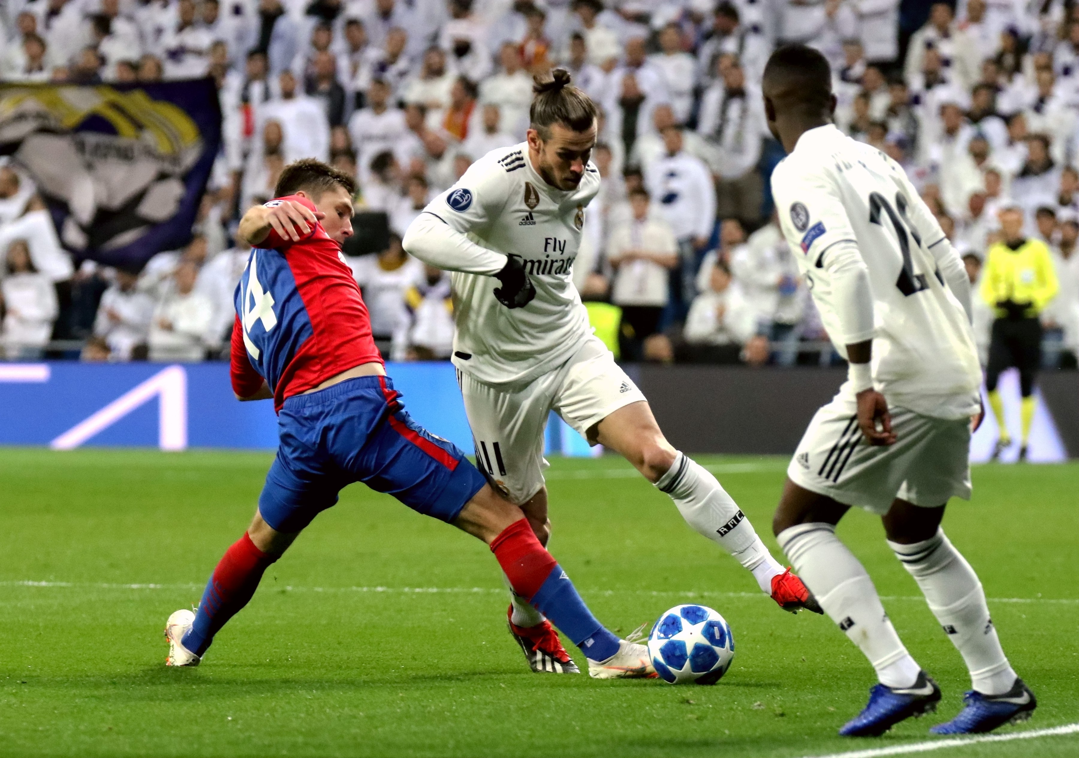 米体：热刺看上比塞克，英超对球员很有吸引力（米体：热刺有意引进比塞克，英超对其吸引力十足）