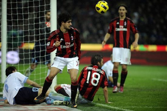 西甲前瞻：埃尔切主场未尝败绩，巴列卡诺欧战得胜而归（西甲前瞻：埃尔切主场保持不败，巴列卡诺欧战凯旋）