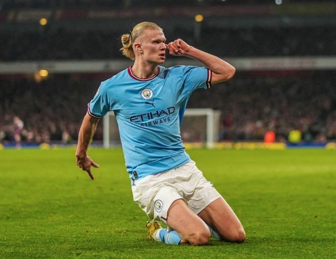 英超前瞻：维拉状态极佳剑指9连胜，西汉姆联已跌落降级区（英超前瞻：维拉火力正盛冲击九连胜，西汉姆联滑落至降级区）