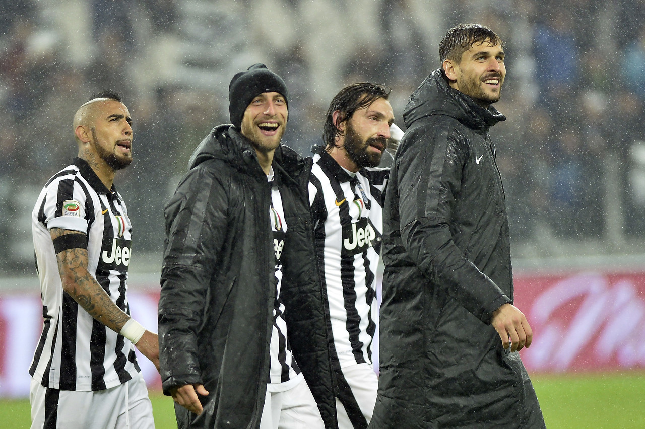 外媒：马拉多纳的宝马i8进行拍卖，起拍价1万欧元