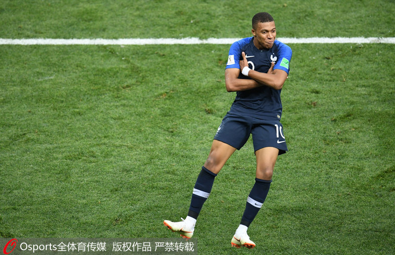 马赛主席：若马赛入围下季欧冠，曼联对青木的分成将降至35%（马赛主席称：若球队晋级下季欧冠，曼联在青木的分成将降至35%）