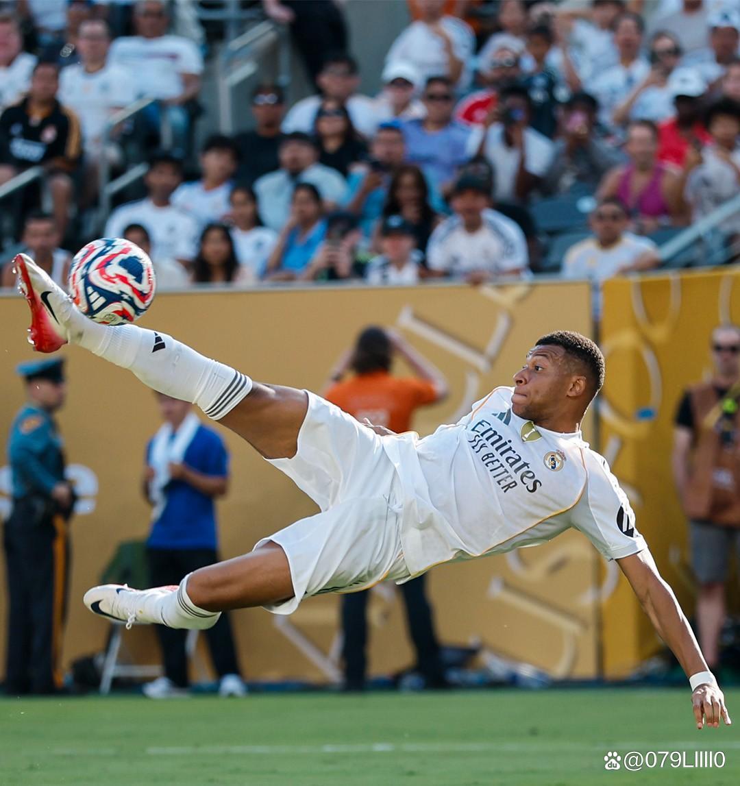 英超积分榜：枪手5分领跑曼联第7红军第8 8分云集14队（英超积分榜更新：阿森纳5分领跑，曼联第7、利物浦第8，8分球队多达14队）