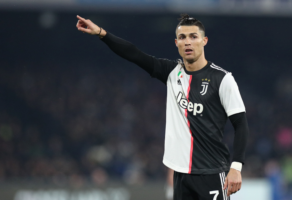 德国杯半场：曼赞比造点格里弗建功，弗赖堡1-0达姆施塔特（德国杯半场战报：曼赞比造点助格里弗破门，弗赖堡暂1-0领先达姆施塔特）