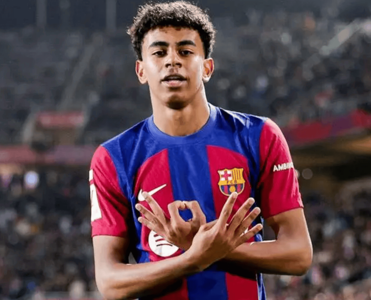 巴萨旧将：我的两座欧冠总被开玩笑；亚马尔达不到梅西的高度（前巴萨球员：两夺欧冠却常被调侃，亚马尔难以企及梅西）