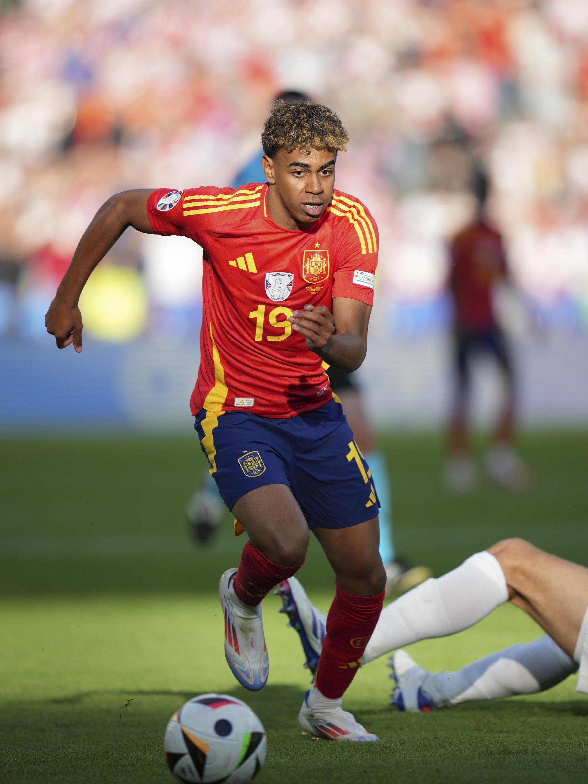 罗马诺：米兰将在一月物色新前锋，正在与菲尔克鲁格谈判（罗马诺：米兰计划一月引进前锋，正与菲尔克鲁格洽谈）