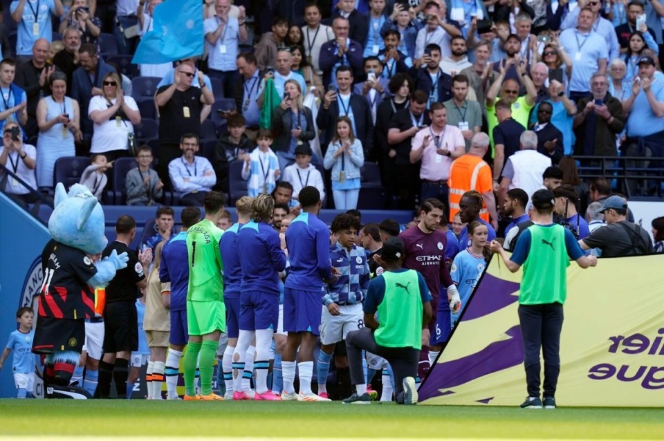 球迷投票！足协杯决赛将设“明星机位”，两队各有3人候选（足协杯决赛增设“明星机位”，由球迷投票决定，两队各推3名候选）