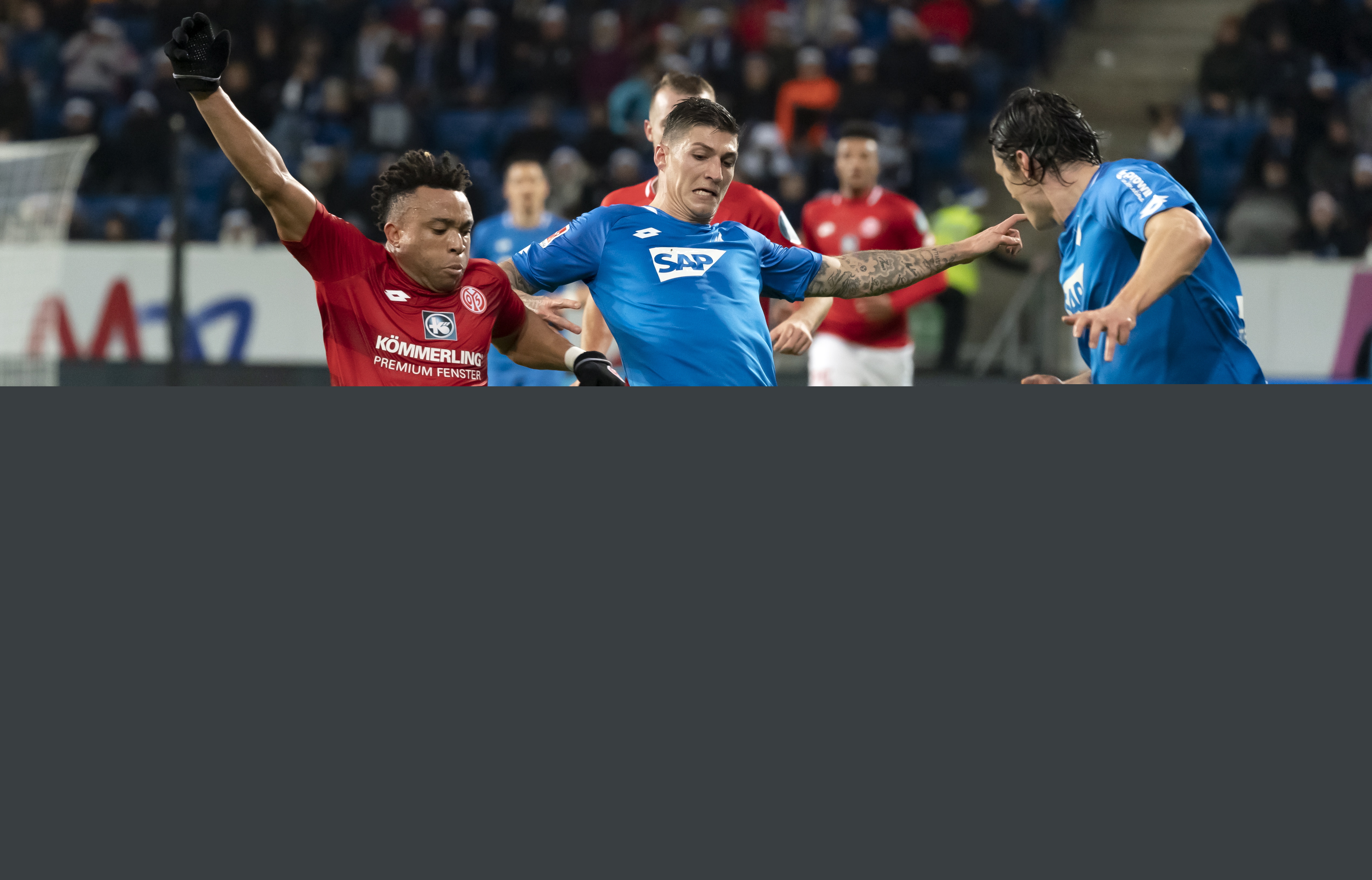 西媒曝亚马尔夜店通宵聚会：参加者不准带手机，女孩可进包厢（西媒称亚马尔通宵赴夜店：现场禁带手机，女性可入包厢）